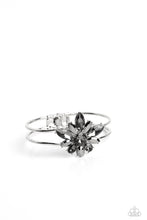 Load image into Gallery viewer, Chic Corsage - Silver